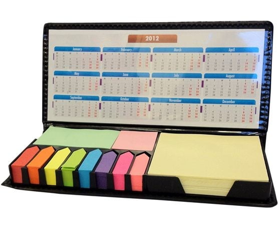 Organizador de post it y banderitas adhesivas en estuche de cuerina negro delgado