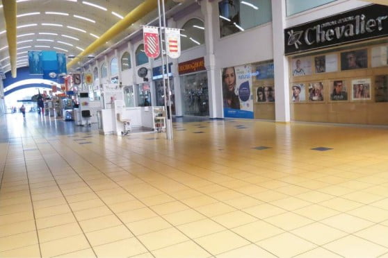 Publicidad en albrook (espacio frente al carrusel)