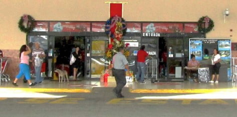 Espacios publicitarios super 99 (cristal de entrada)