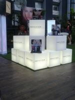 Delices con Logo Cubo Iluminado