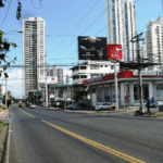 Valla calle 50 final, hacia Cincuentenario